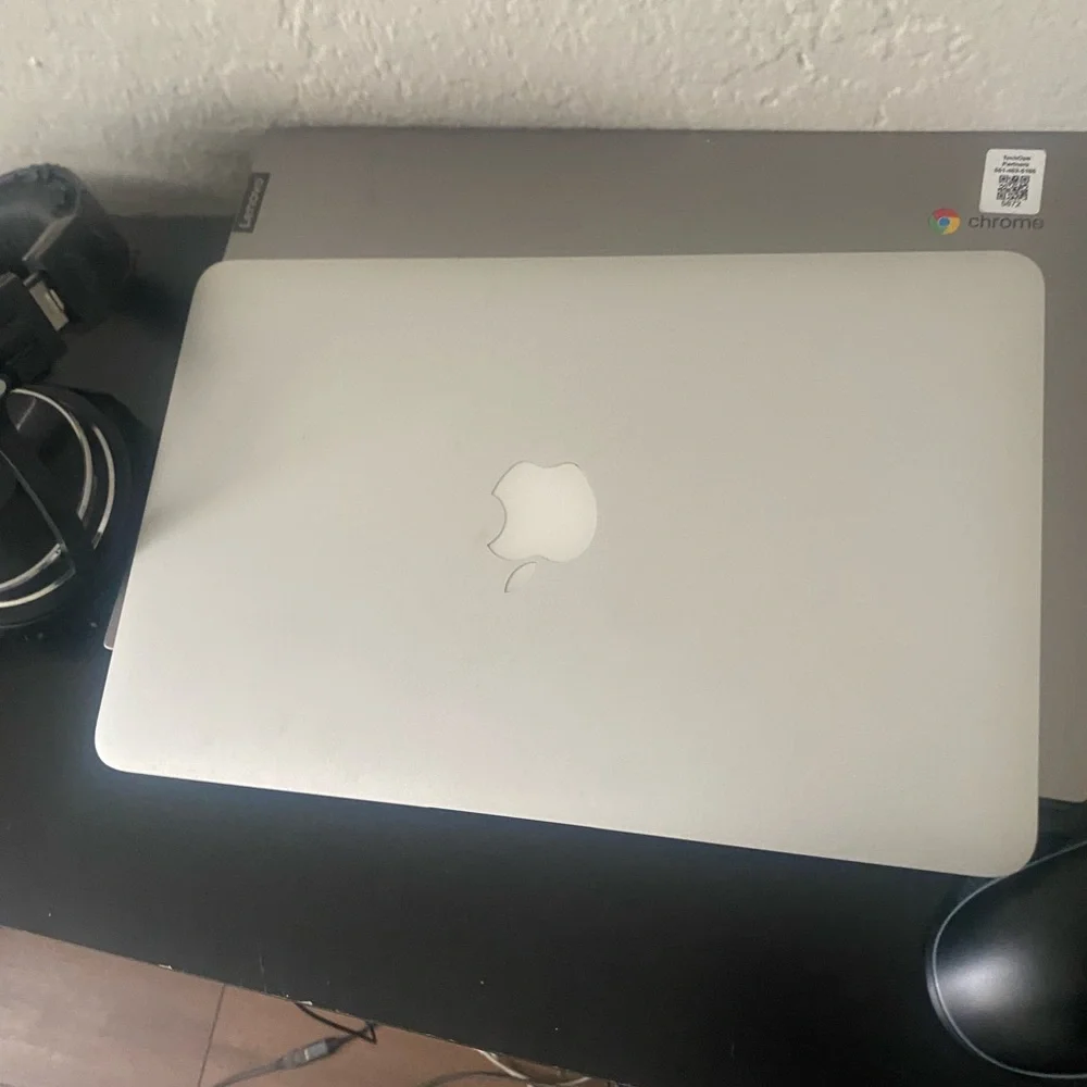 Apple MacBook Air - Sleek Gray Finish